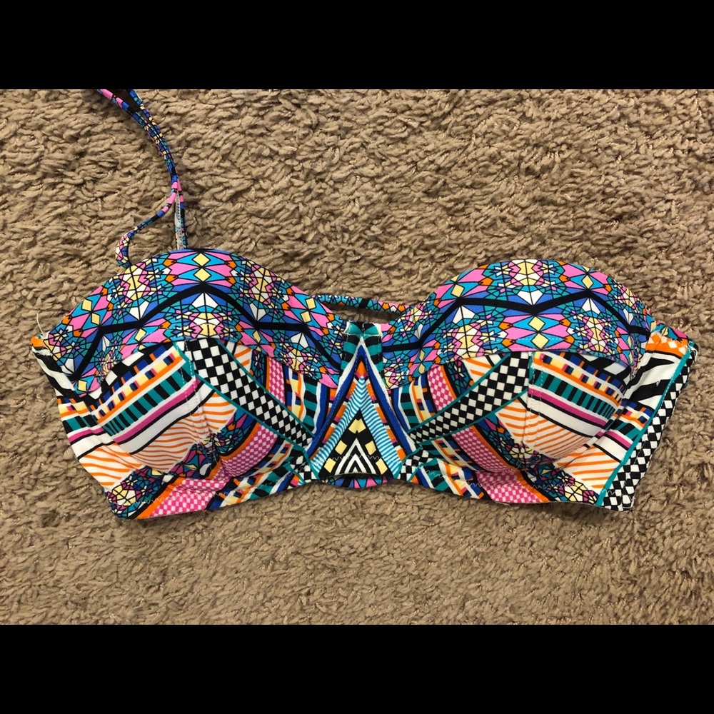 Jessica Simpson Brand Strapless bathing suit top